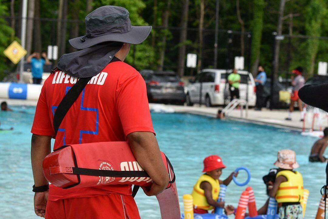 65f9ebb6d1d86-photo-1600284536251-8bb98db53468